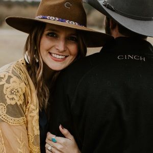 Meet your Posher, Jobi